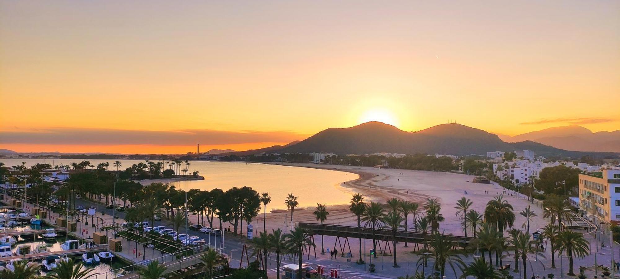 Tranquilo Apartamento Con Vistas Al Mar. Port de Alcudia  Buitenkant foto